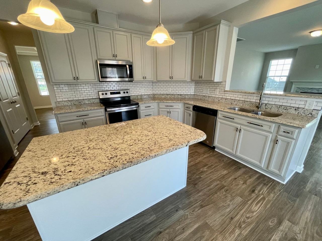 1950 Rubywood St - Photo 4 of 47