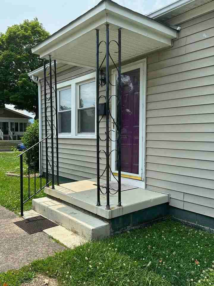 1528 Redwood Dr - Photo 2 of 22