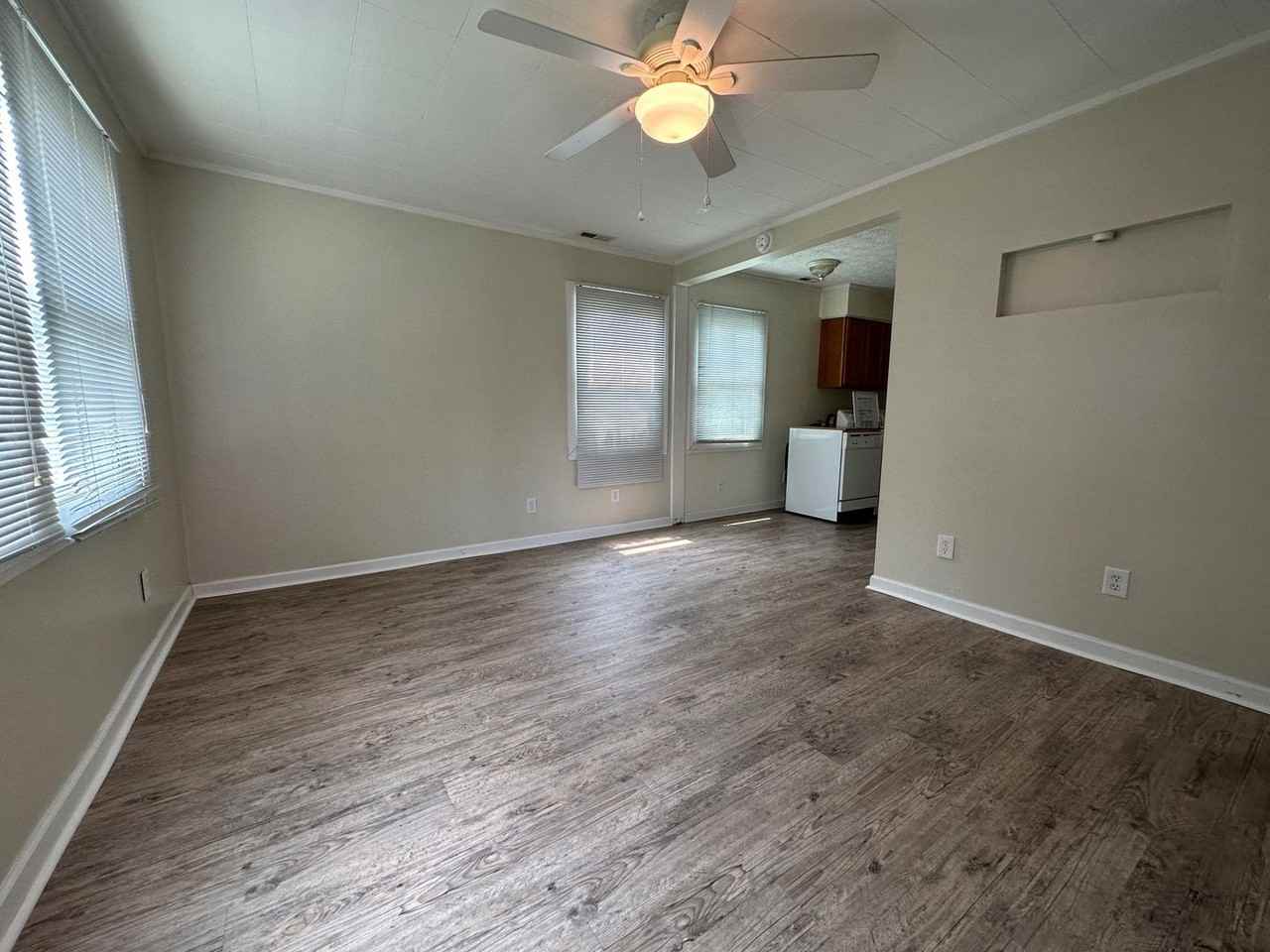 1528 Redwood Dr - Photo 5 of 22