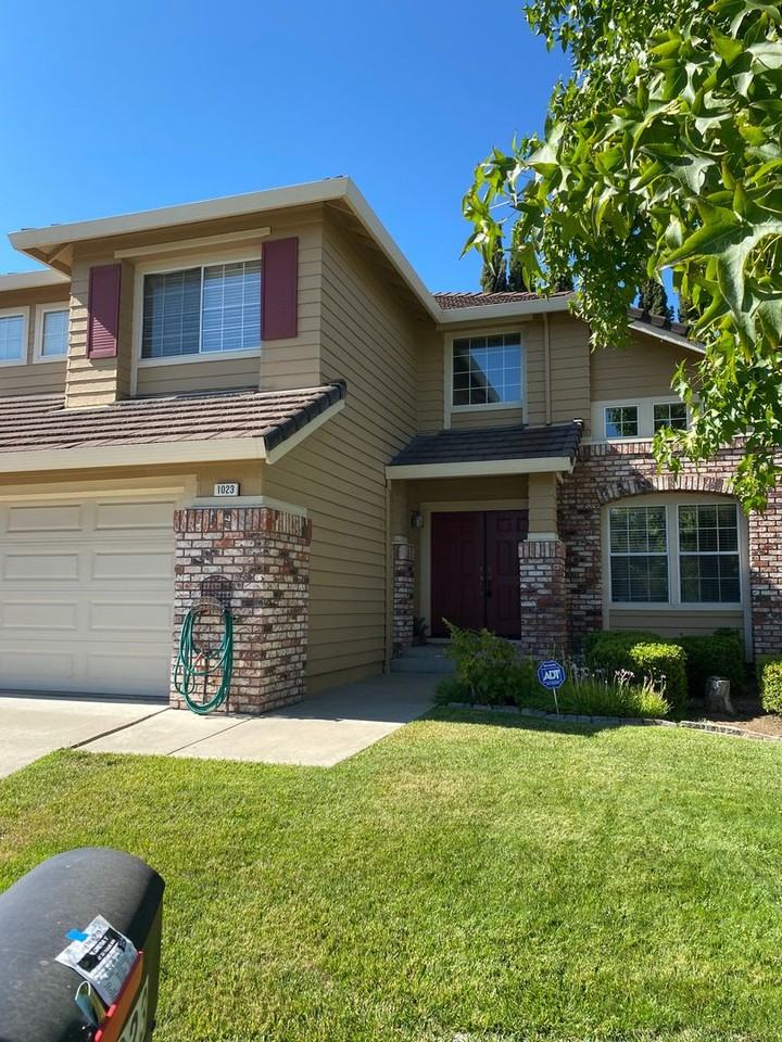 1023 New Holland Ct - Photo 2 of 15