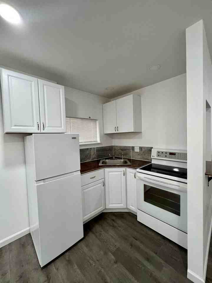 338 N 11th St - Photo 6 of 7