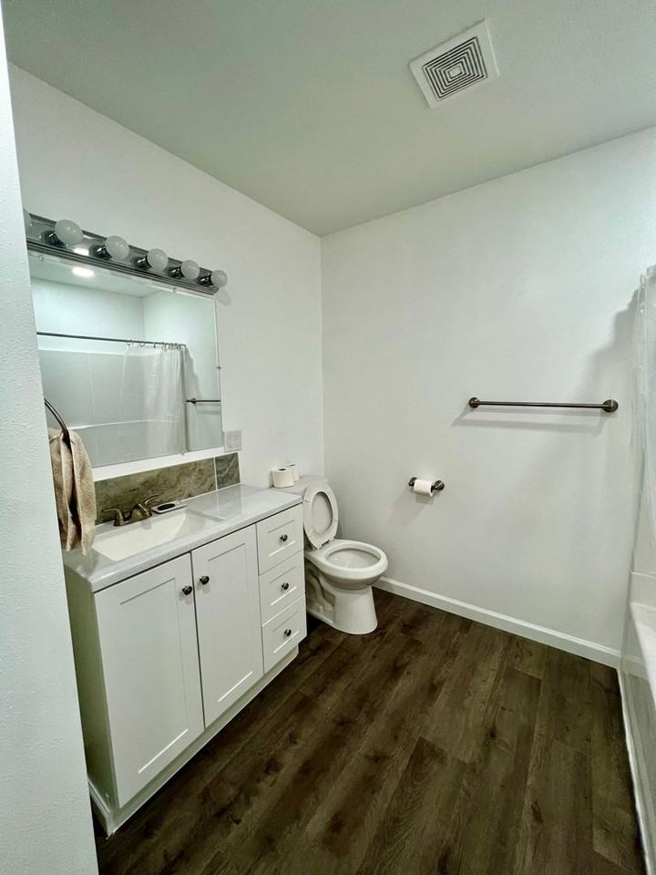 338 N 11th St - Photo 7 of 7