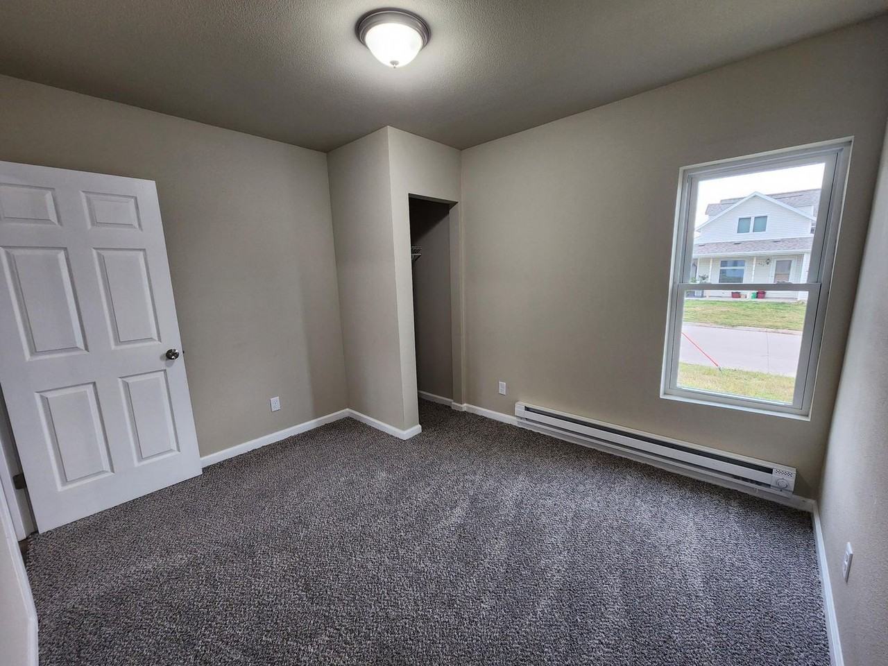 1222 W Mamie Eisenhower Ave - Photo 3 of 7