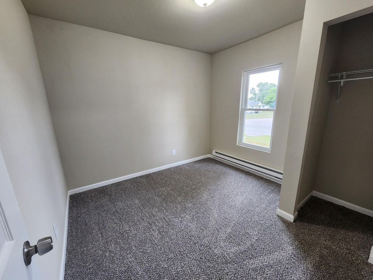 1222 W Mamie Eisenhower Ave - Photo 6 of 7