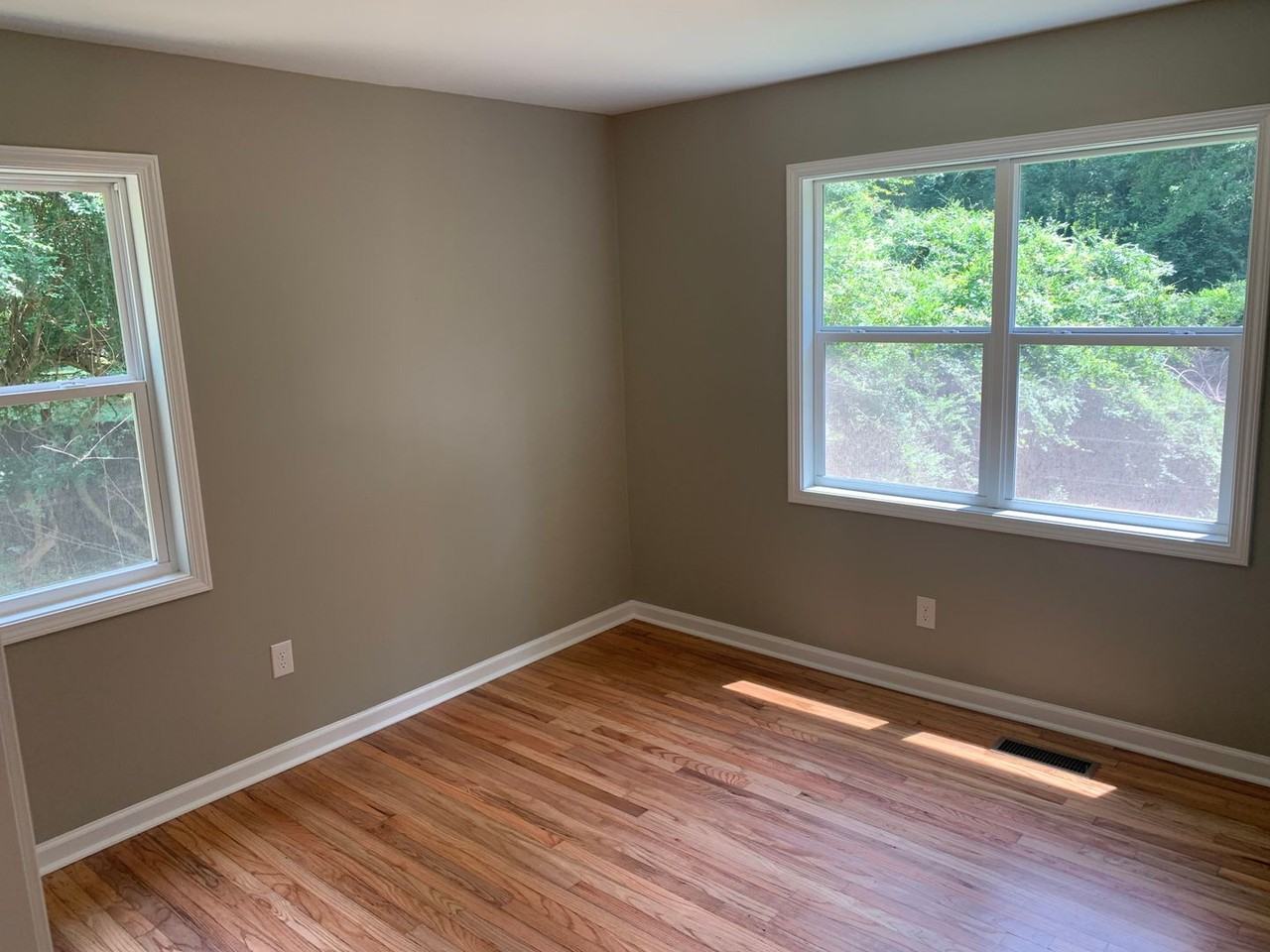 2401 Heartwood Ave - Photo 3 of 21