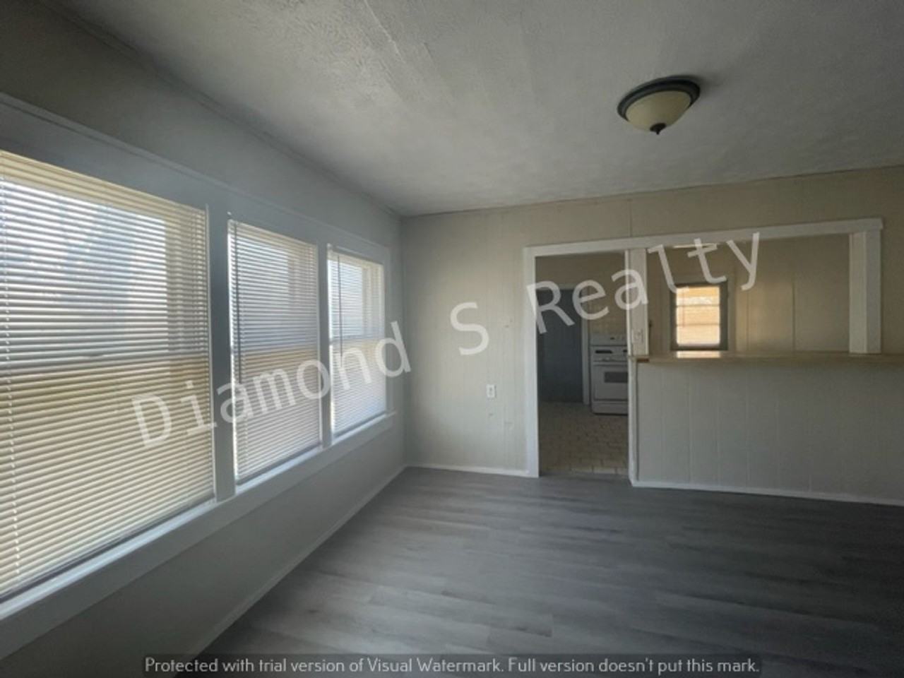 3028 W Walnut St - Photo 5 of 19