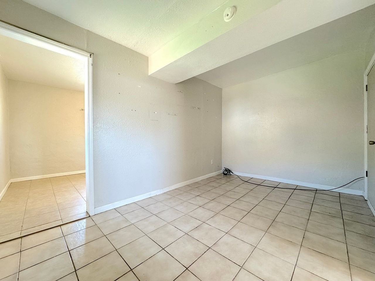 2525 Idalia Ave #B - Photo 4 of 12