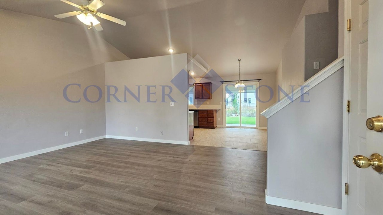 10910 W Hazelwood Dr - Photo 3 of 19