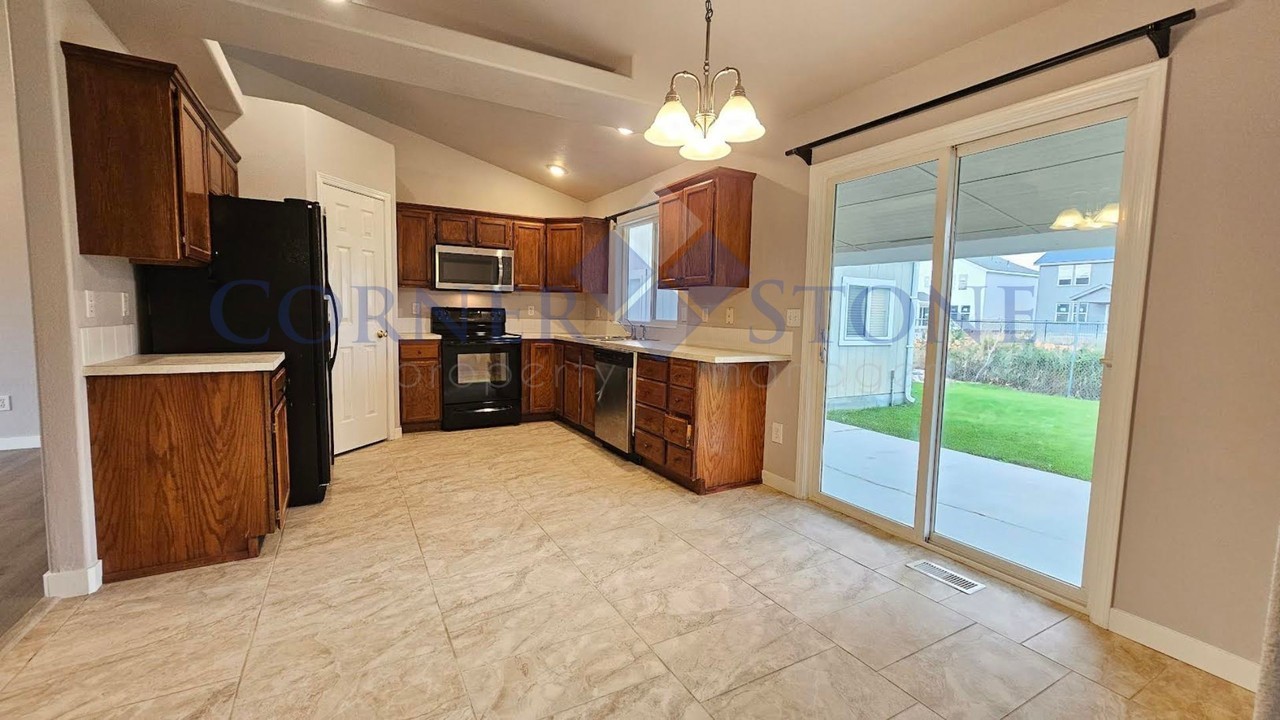 10910 W Hazelwood Dr - Photo 5 of 19