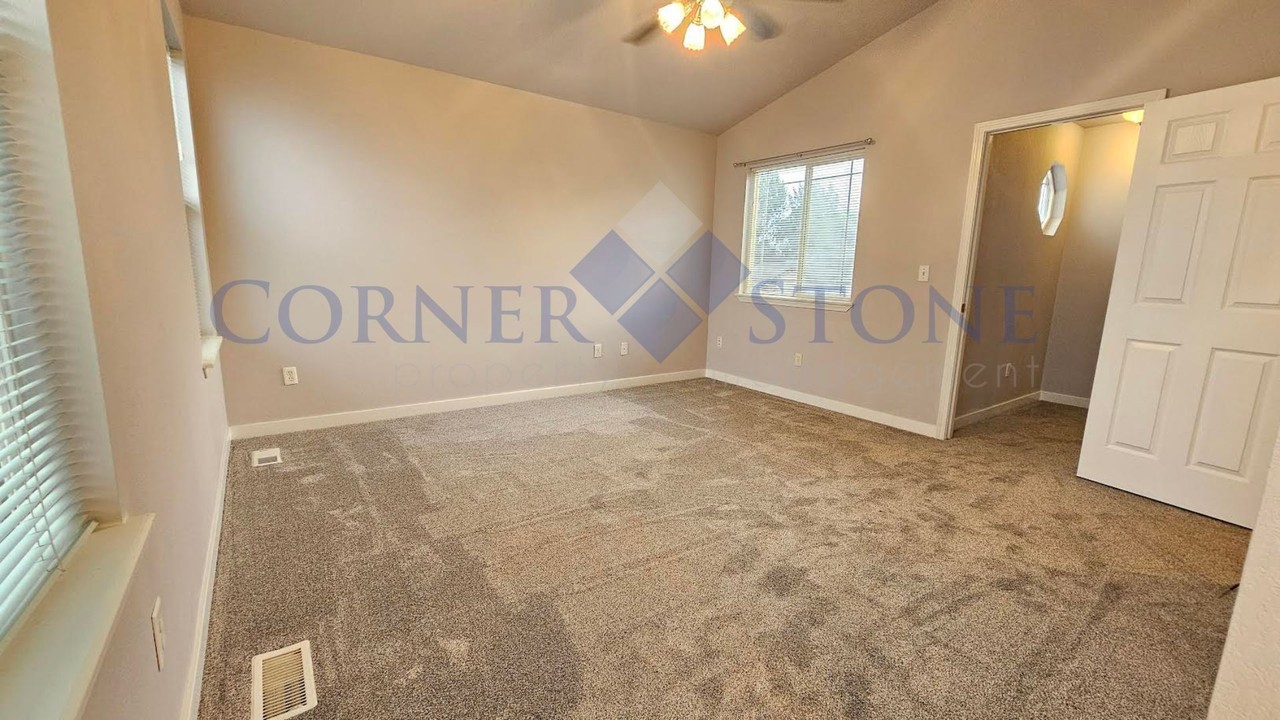 10910 W Hazelwood Dr - Photo 7 of 19