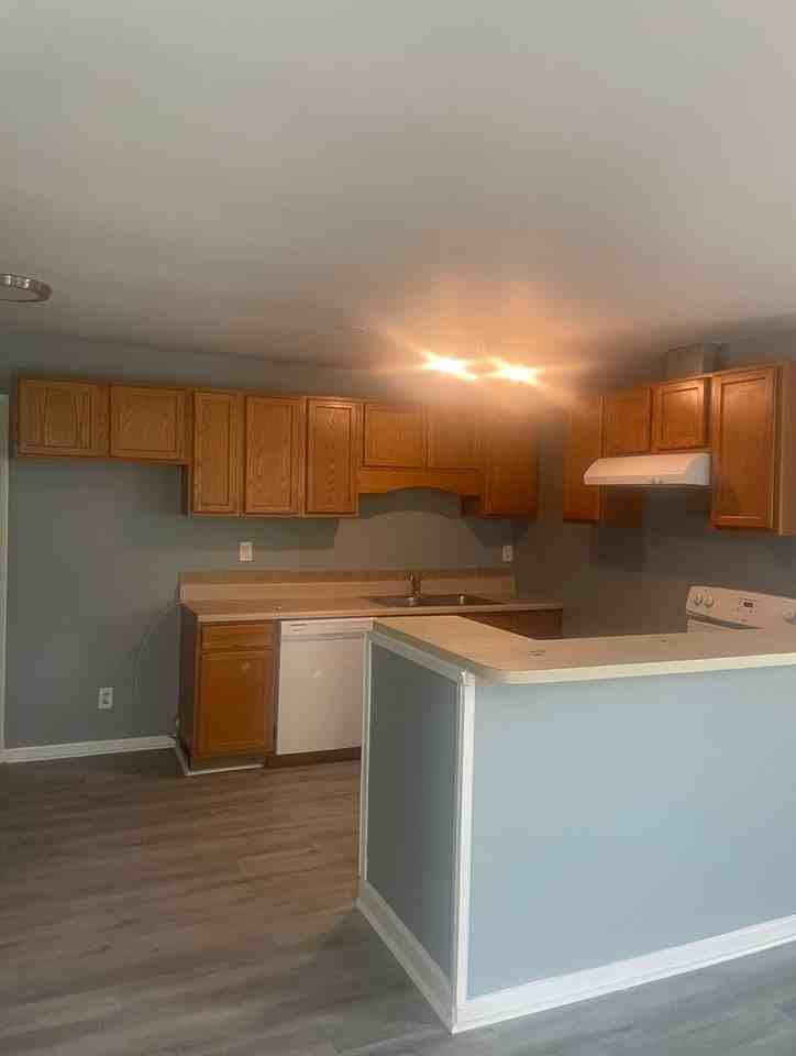 1700 Lewis Ave - Photo 4 of 15