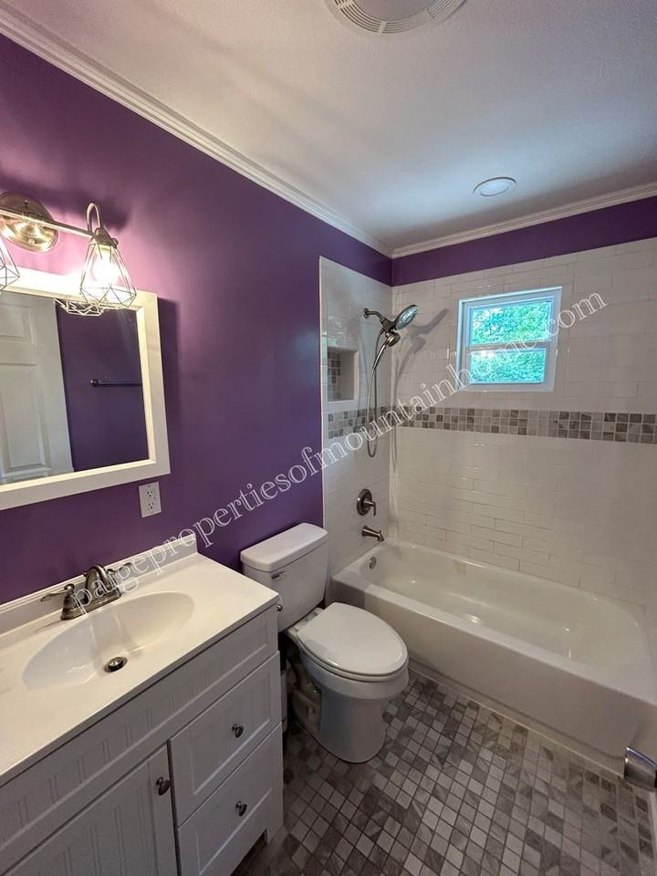 1112 Leonard Dr - Photo 3 of 23