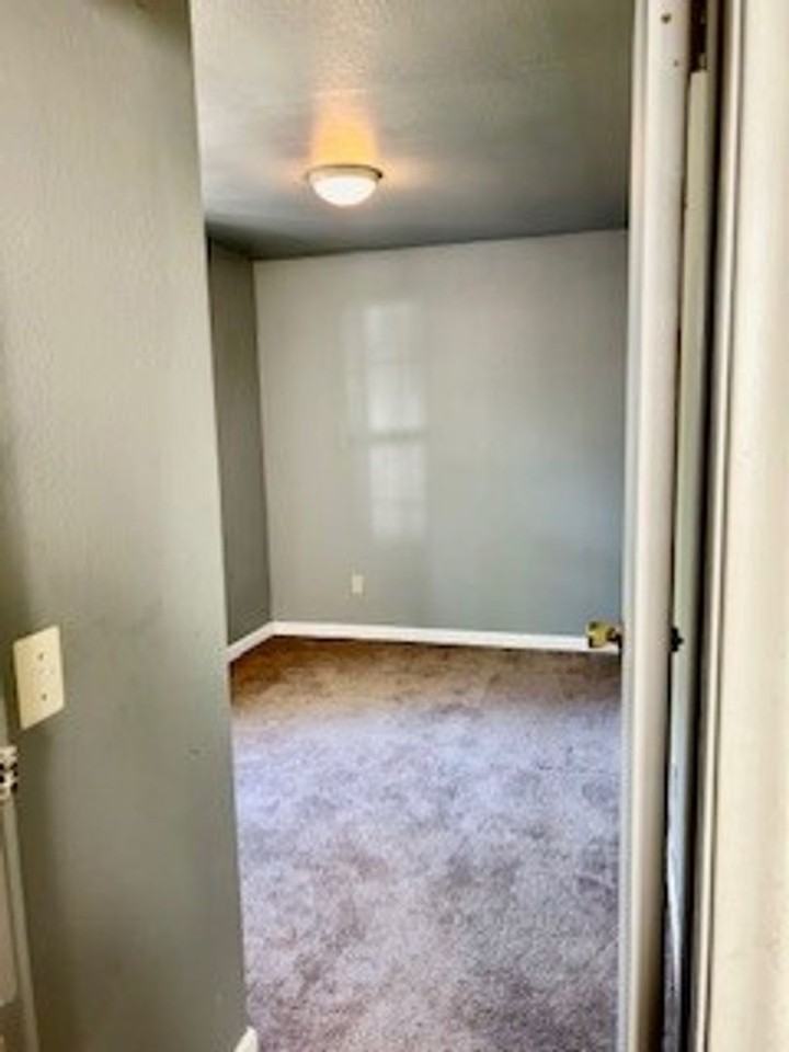 18492 Rozier Ave - Photo 7 of 9
