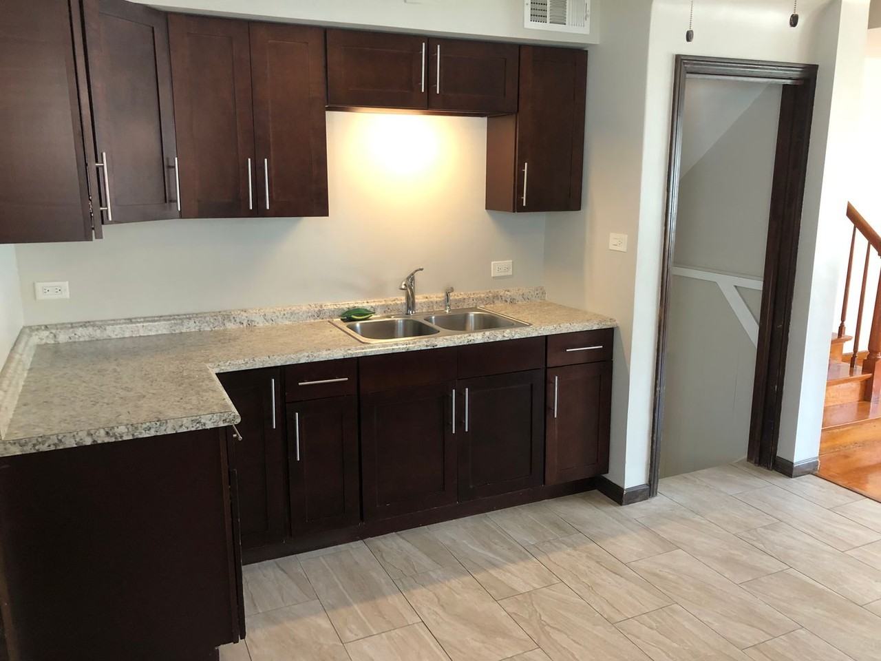 2413 S 22nd Ave - Photo 3 of 14