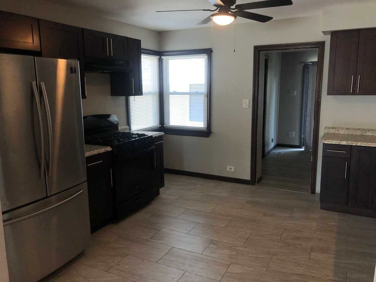 2413 S 22nd Ave - Photo 4 of 14