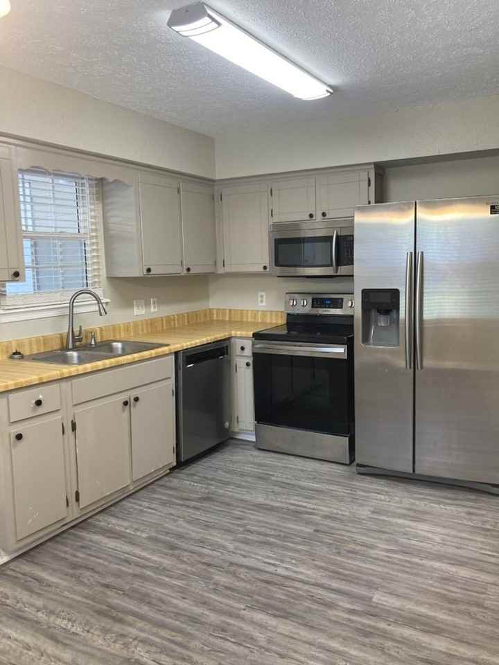 4731 Cascade Dr - Photo 5 of 11