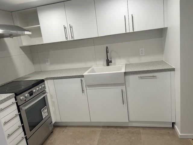 632 Hawks Avenue - Photo 3 of 13