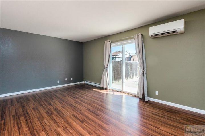 272 Aristocrat Dr - Photo 3 of 7
