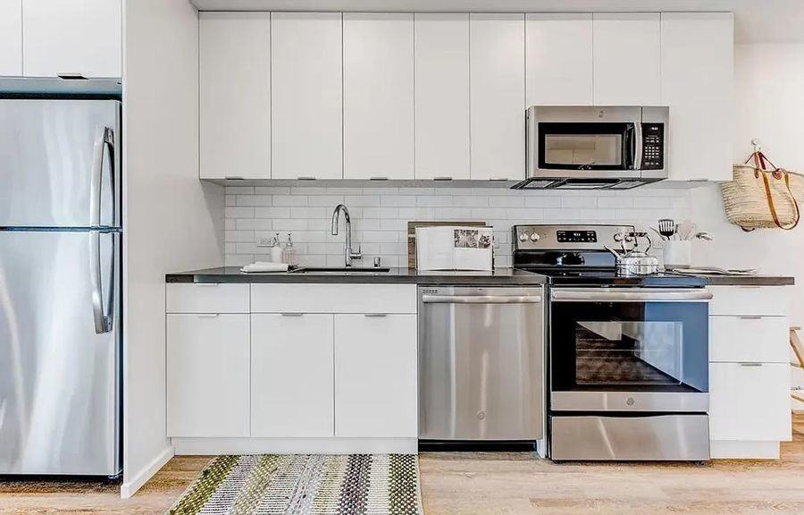 4045 Broadway - Photo 4 of 17