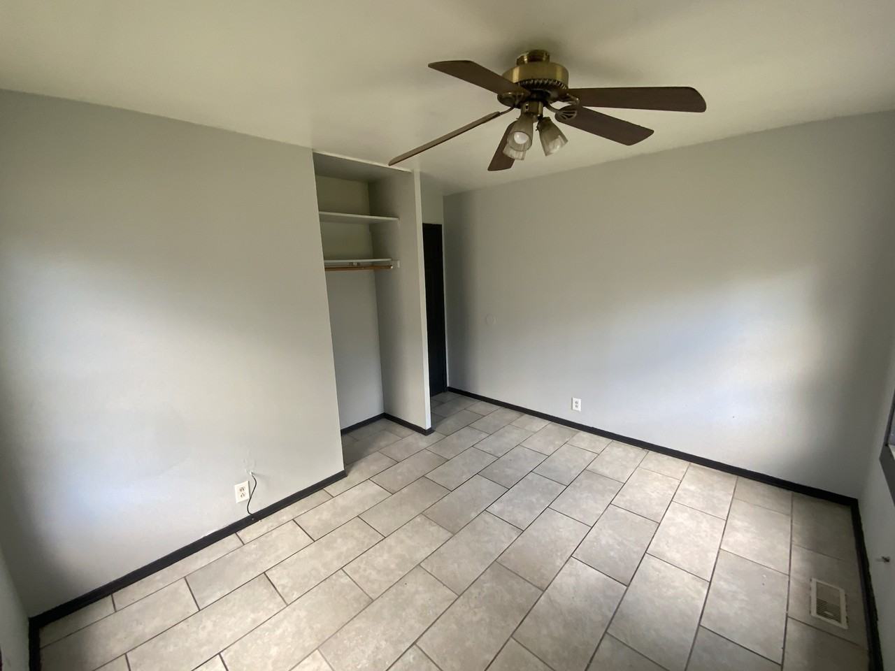 905 Southmoor Dr #NA - Photo 7 of 15