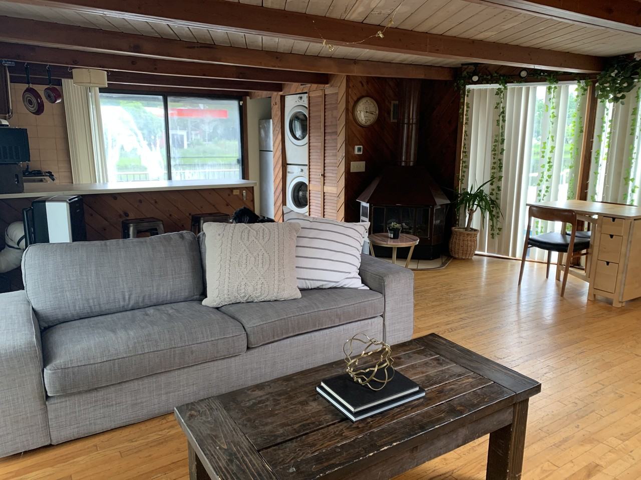 1322 Commerce Ave #NA - Photo 2 of 7