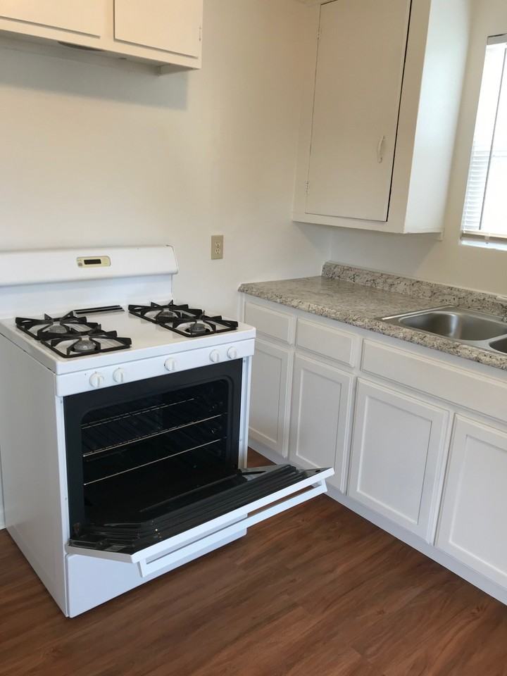 713 1/2 Lincoln Ave #NA - Photo 7 of 8