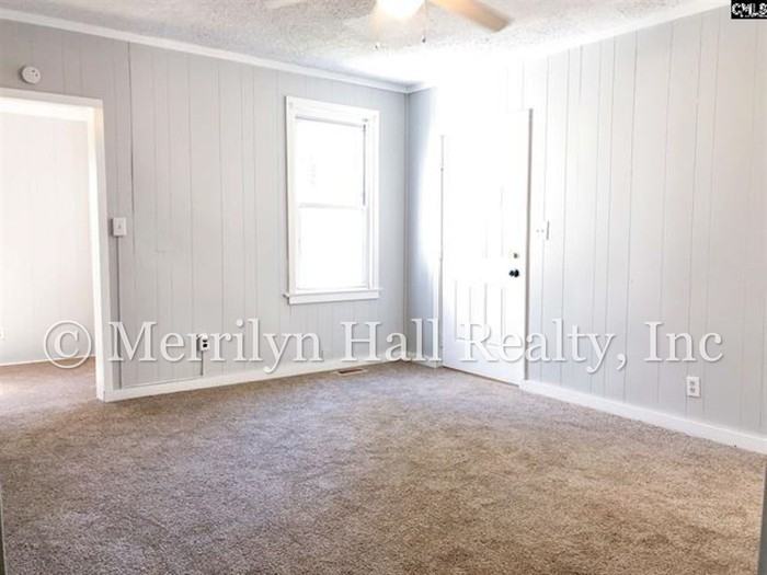 2707 Kingswood Dr - Photo 2 of 9