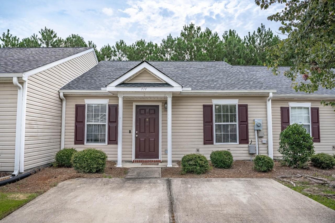 414 Elders Pond Cir - Photo 2 of 40