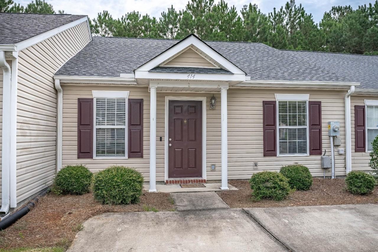 414 Elders Pond Cir - Photo 3 of 40