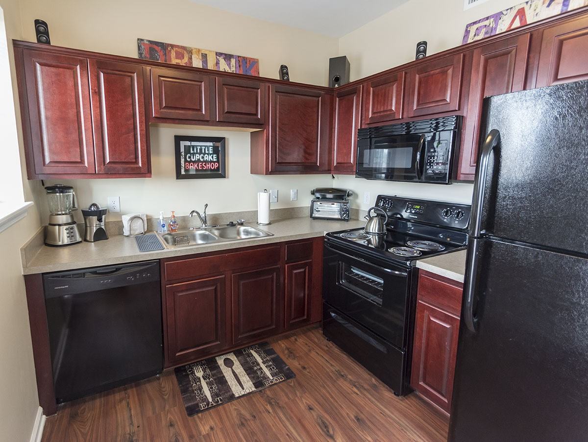 Tenth & College Horizons Apartments - Photo 4 of 50