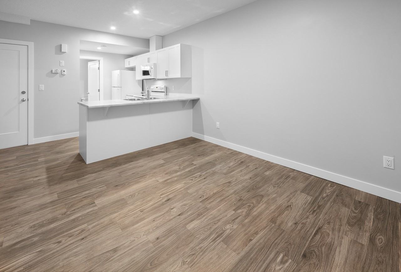 1360 Erker Cres Nw Bsmt #BS - Photo 3 of 14