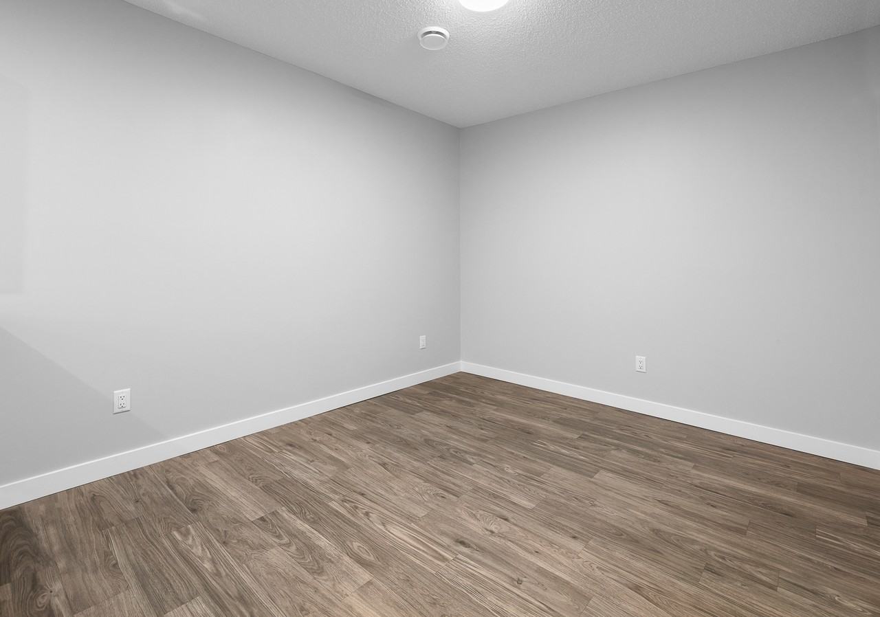 1360 Erker Cres Nw Bsmt #BS - Photo 5 of 14