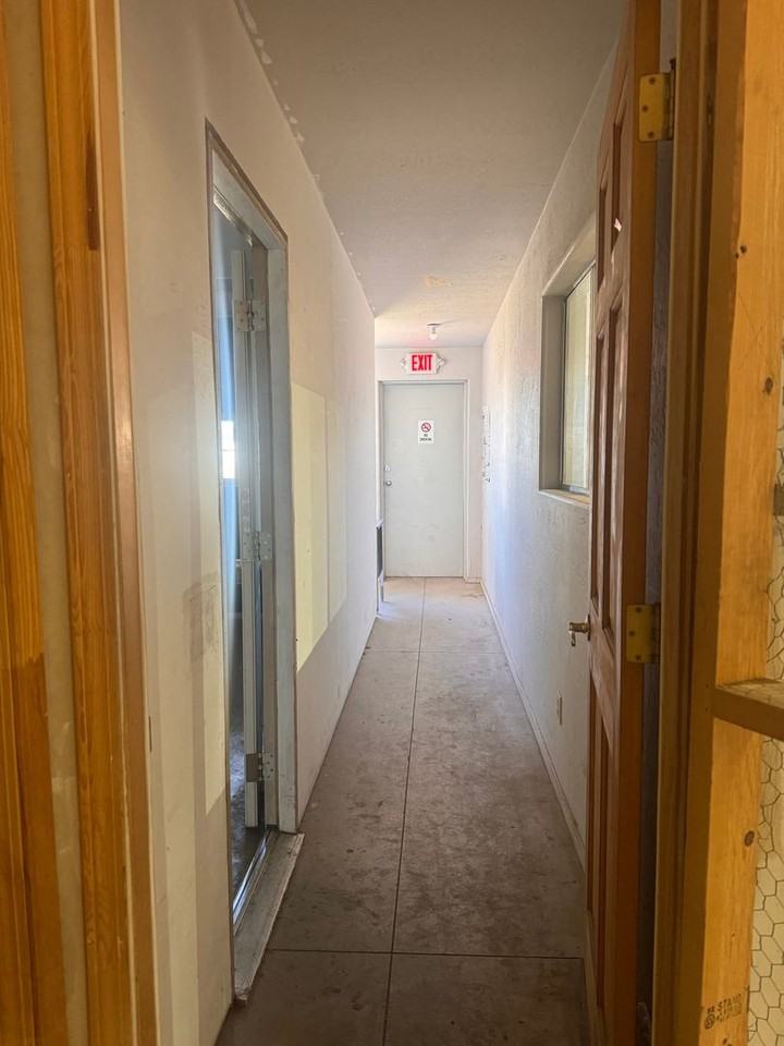 412 Bastille Dr #1B - Photo 4 of 6