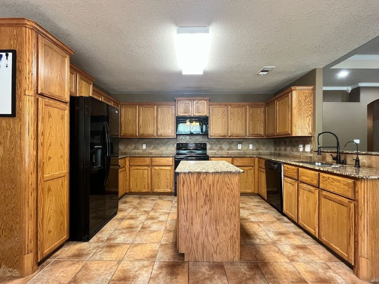 9502 Taylor Renee Dr - Photo 3 of 24