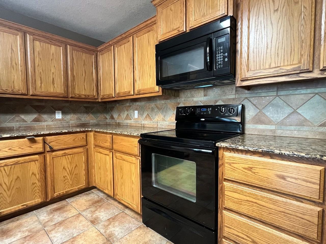 9502 Taylor Renee Dr - Photo 4 of 24