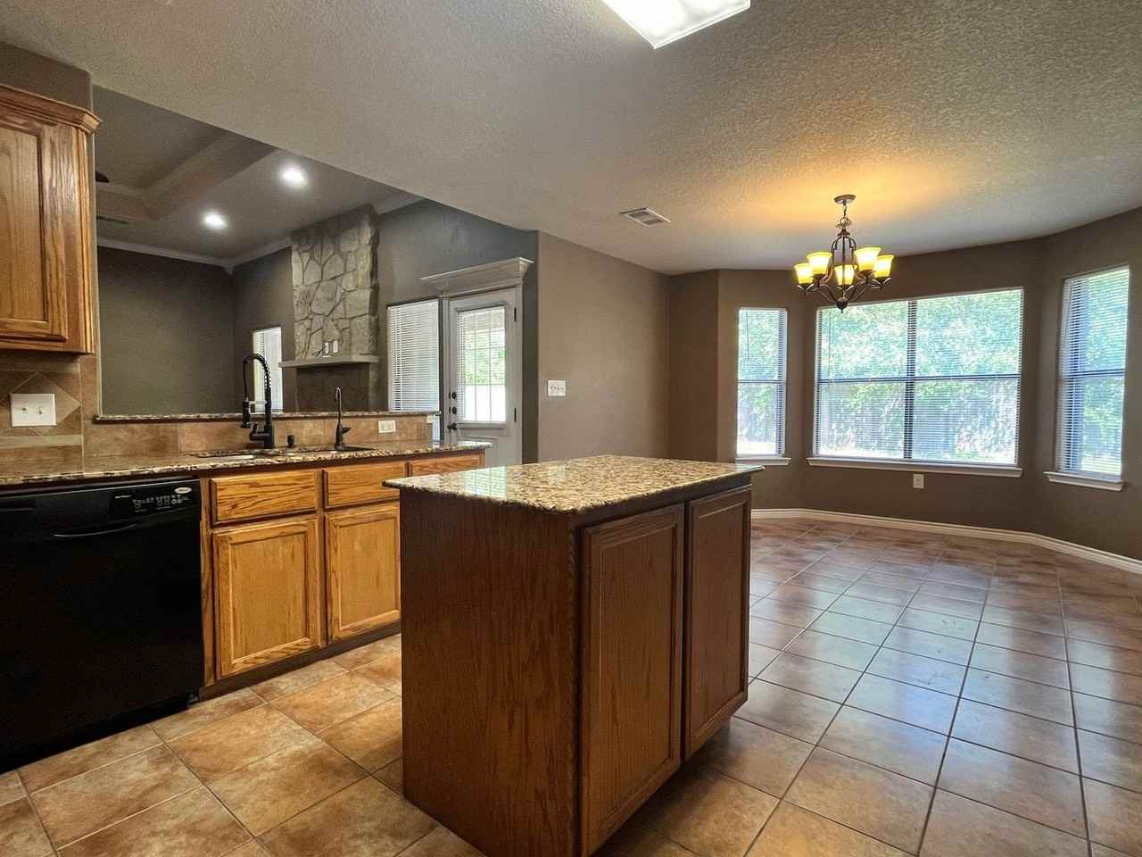 9502 Taylor Renee Dr - Photo 7 of 24