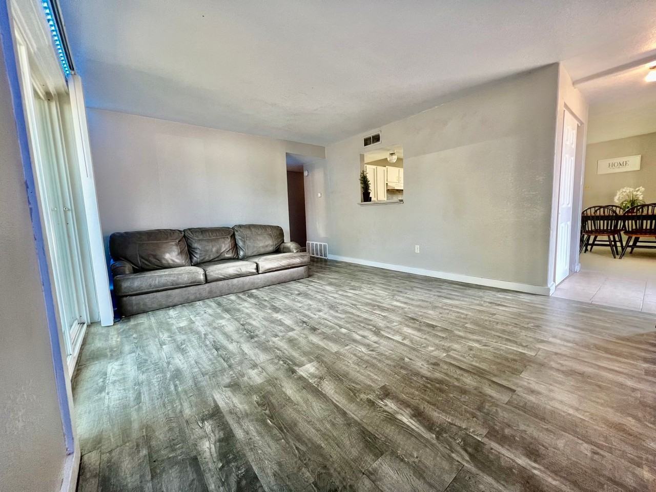 1014 Stuart St - Photo 2 of 18