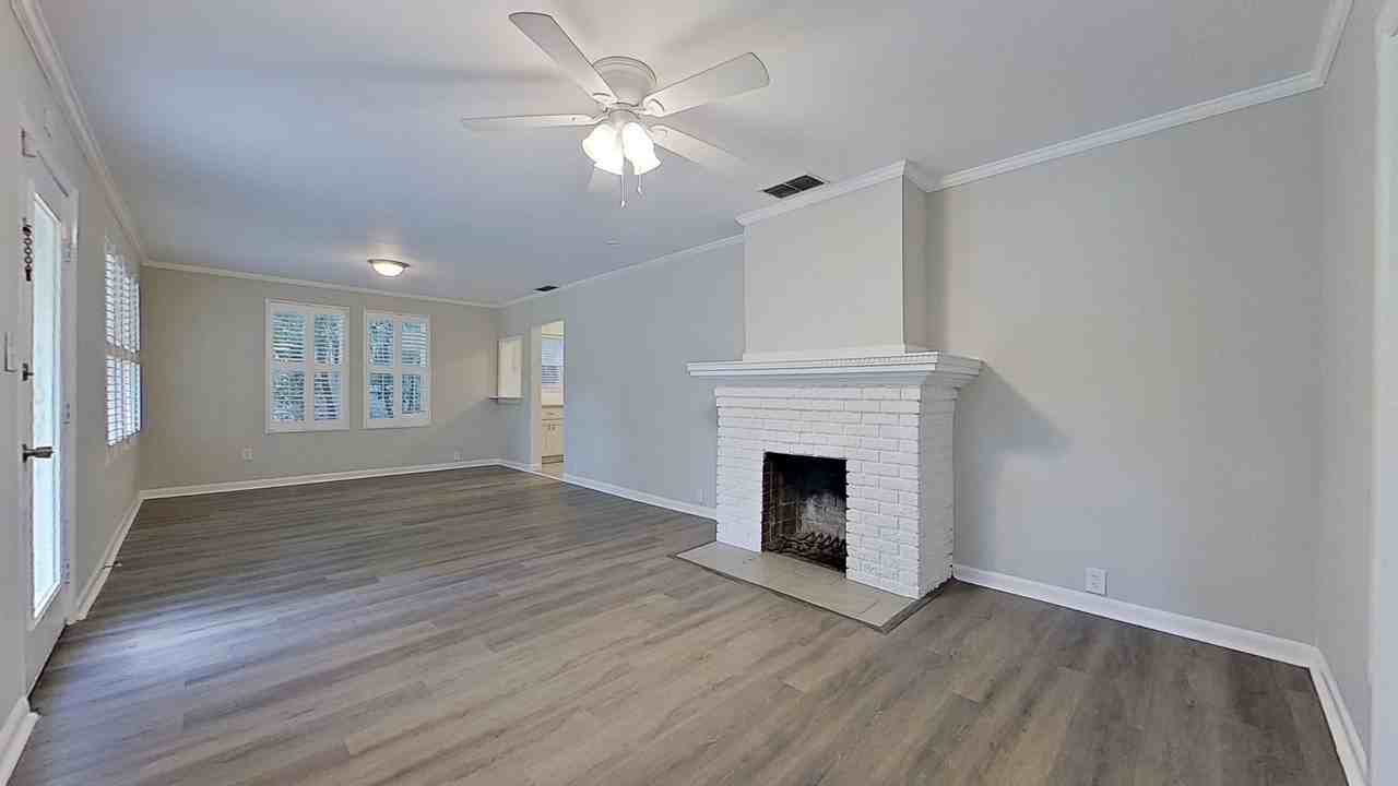 1545 Larue Ave - Photo 3 of 26