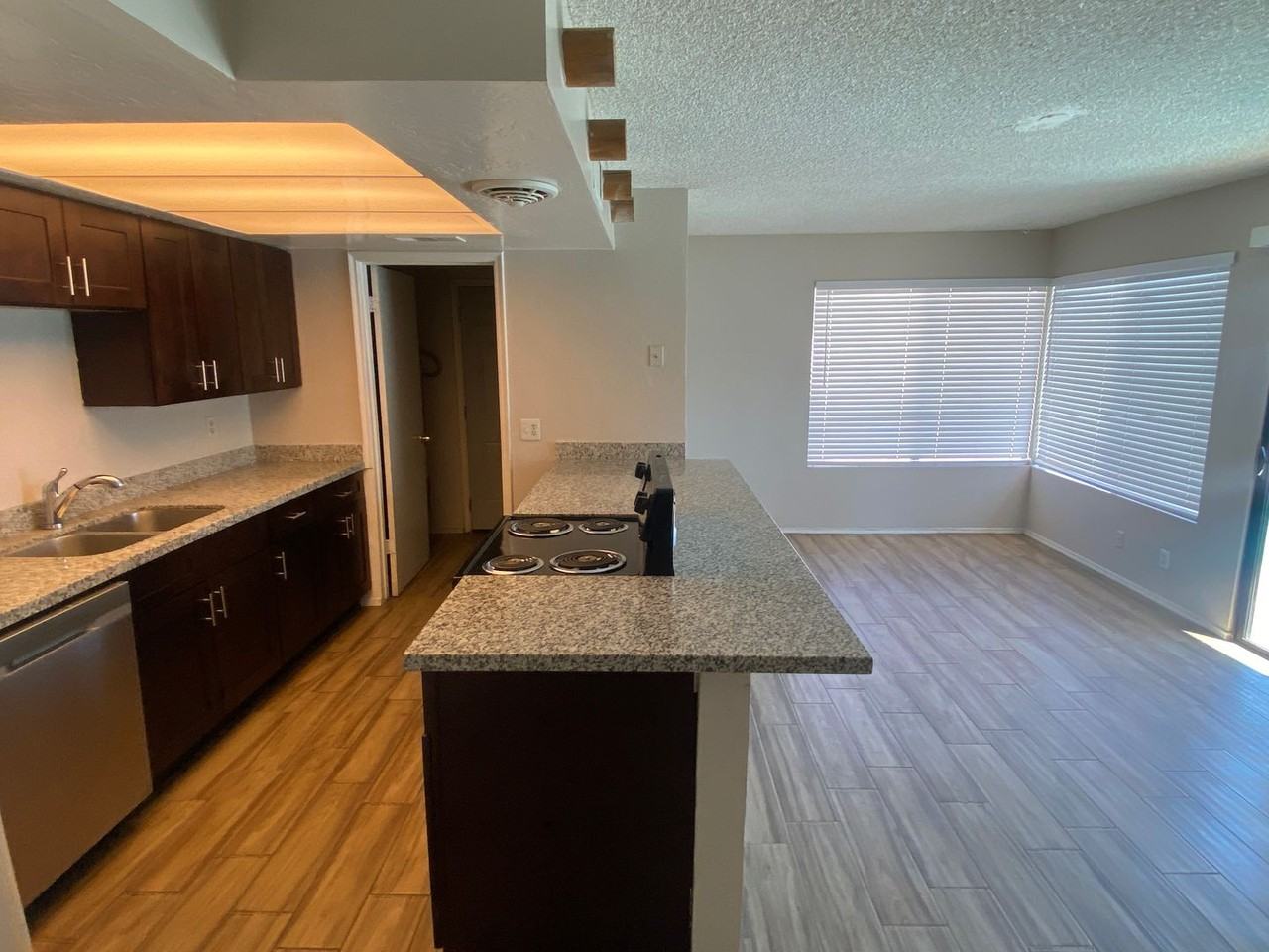 3208 W Sahuaro Dr - Photo 3 of 23