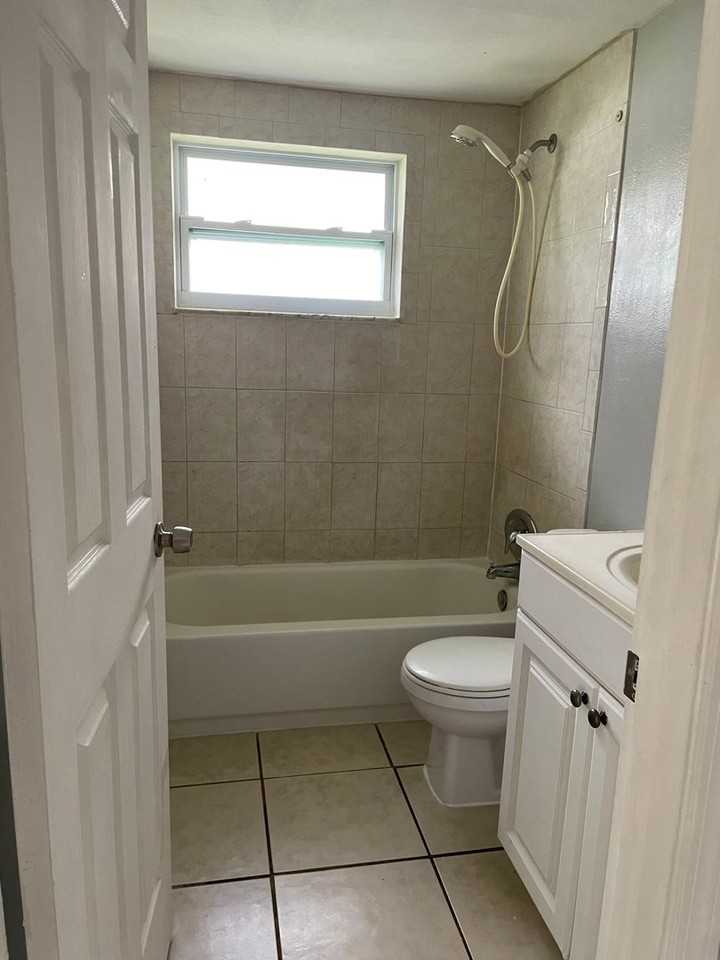 6608 Van Buren St - Photo 7 of 11