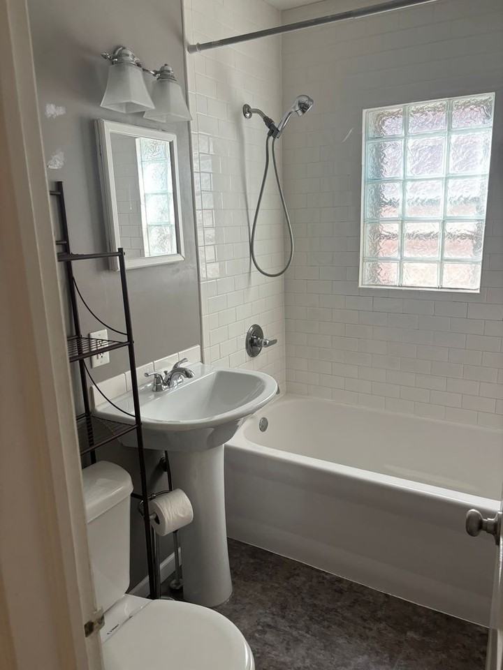 220 S Oliver Ave - Photo 6 of 10