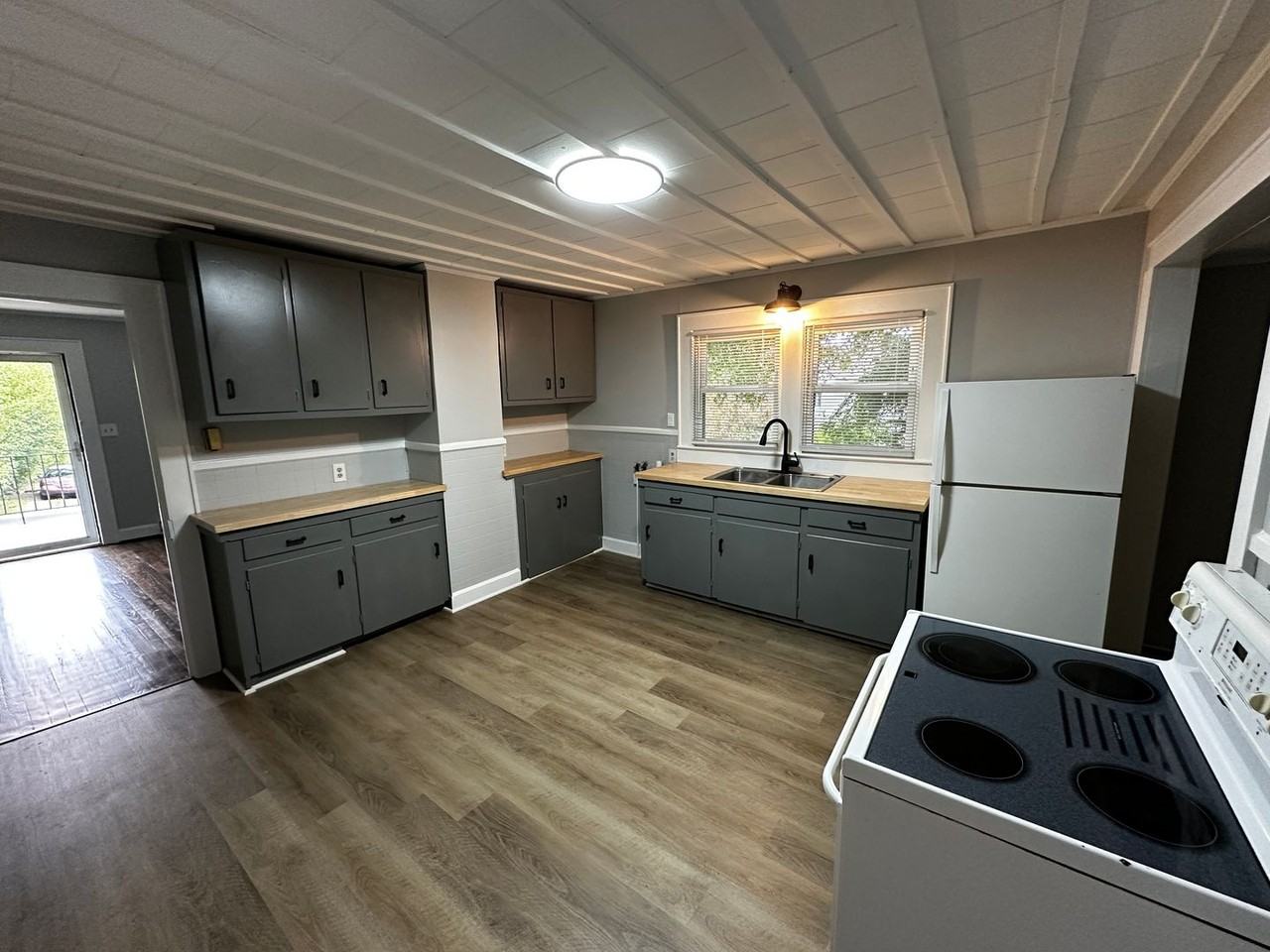 313 Druid Street - Photo 7 of 12