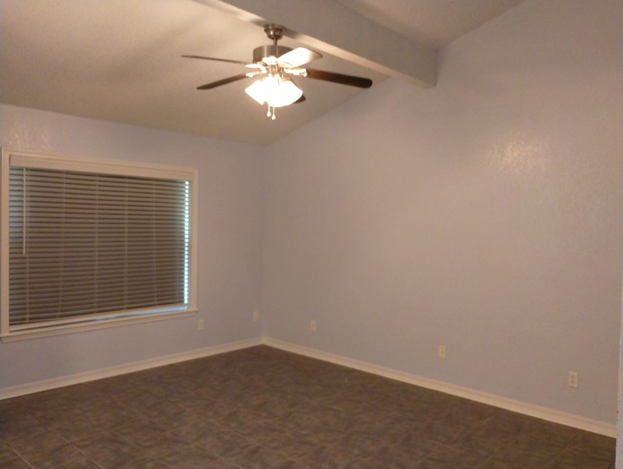 1670 Glendale Rd - Photo 5 of 12