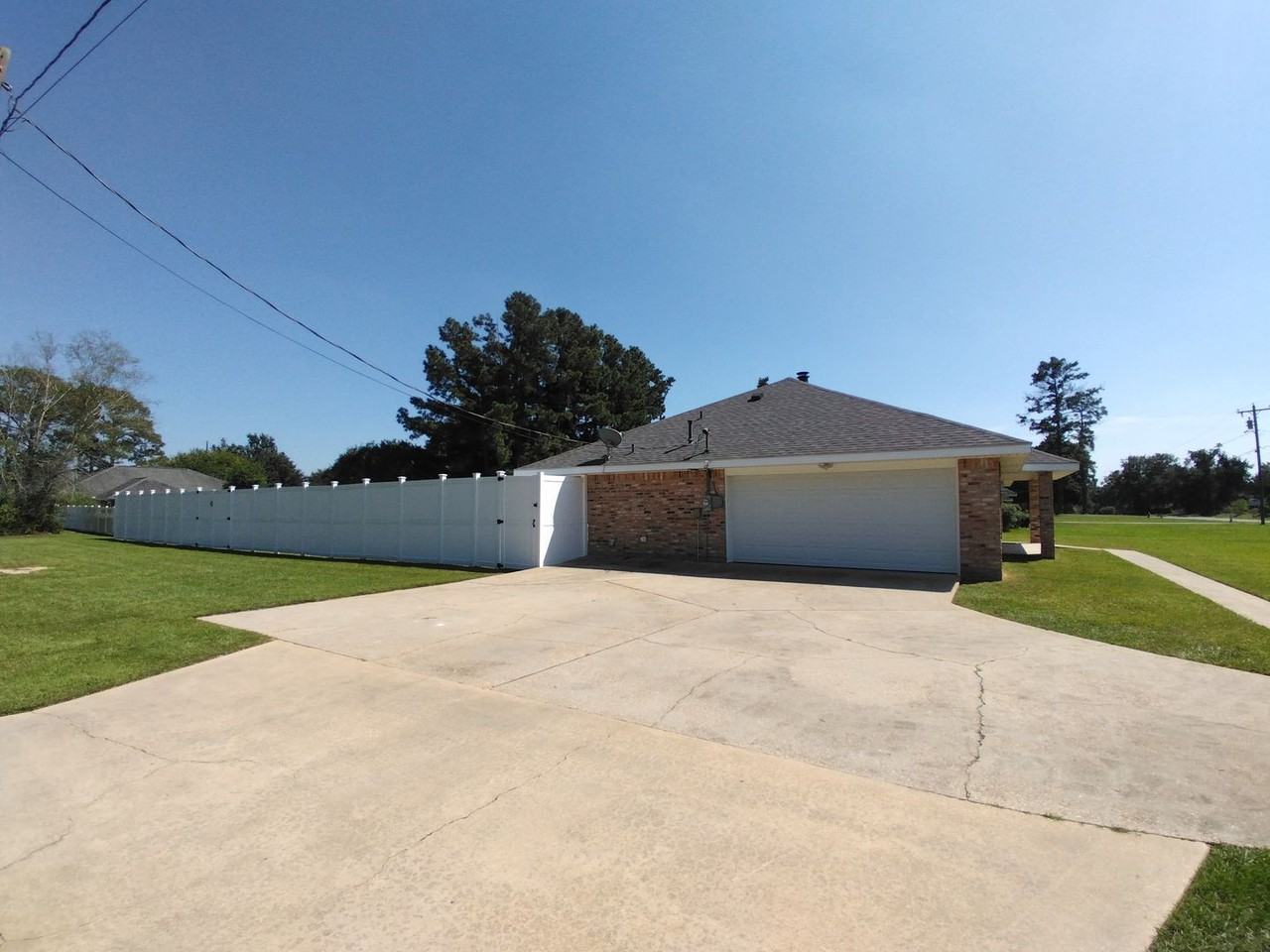 1670 Glendale Rd - Photo 2 of 12
