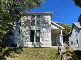 featured image of 110 W Lutz Ave