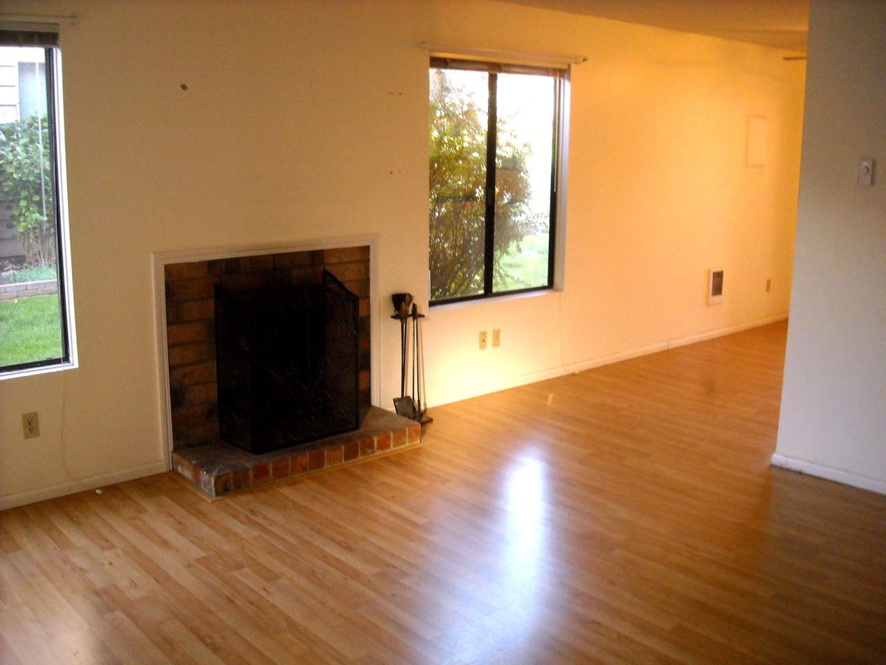 1359 Madras St Se - Photo 3 of 10