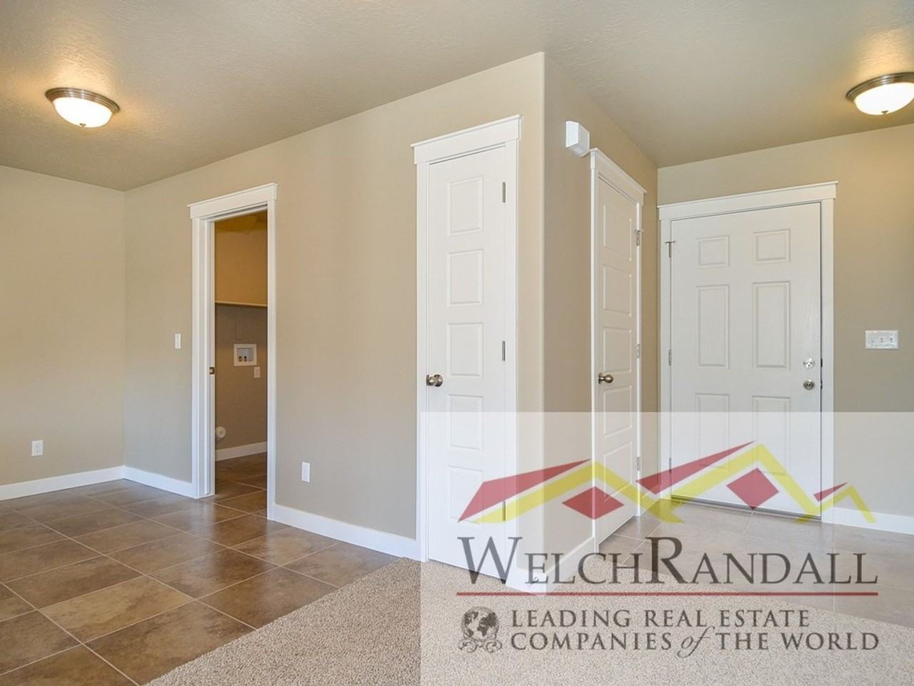 2421 Wellington Ave - Photo 2 of 20