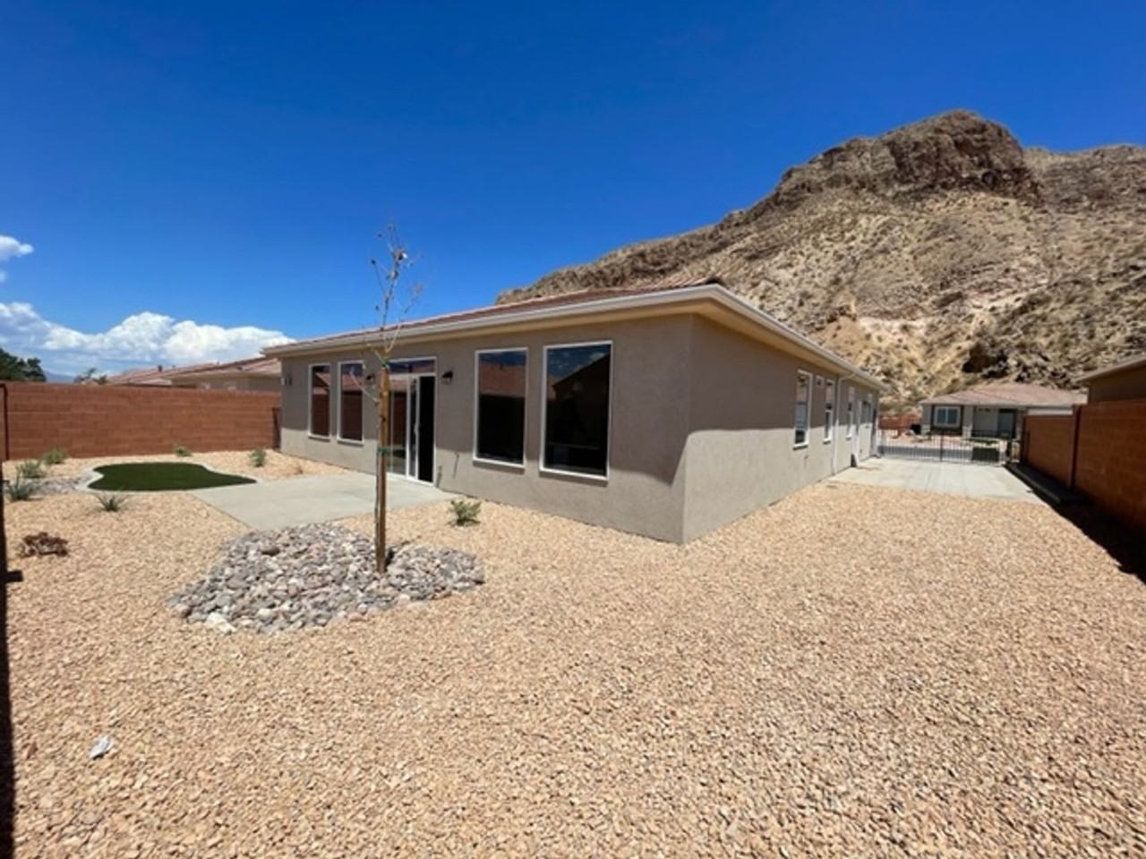 2446 S 630 W - Photo 5 of 43