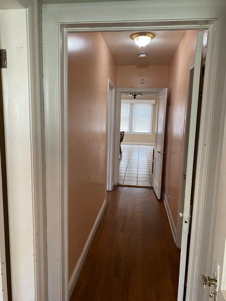 818 East 30th Street - Photo 7 of 14