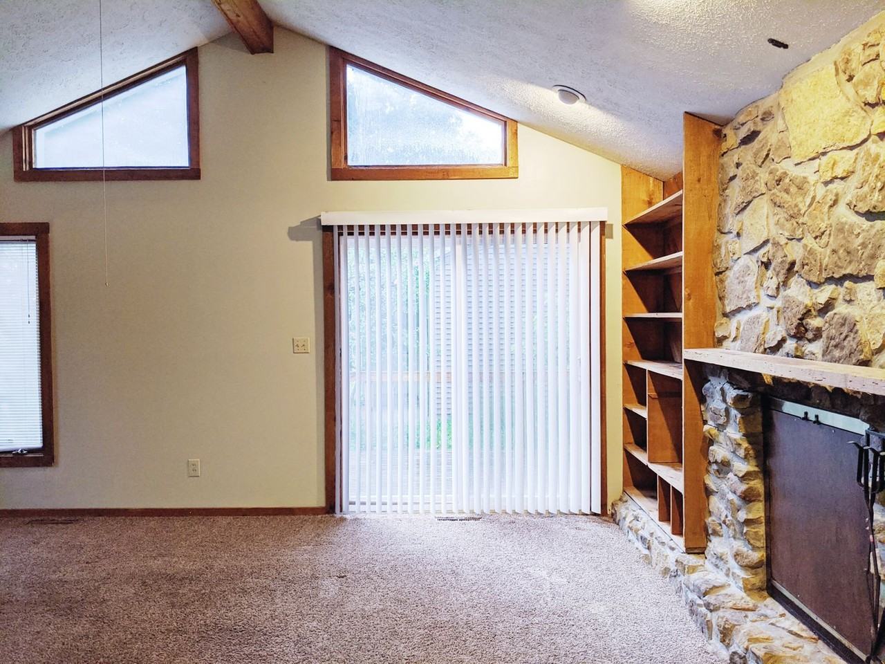 208 S Hillsdale Dr - Photo 6 of 20